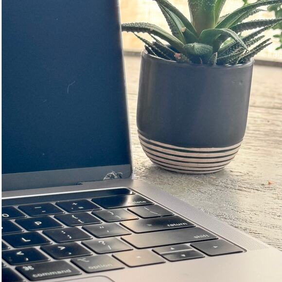 MacBook Pro 13” 2018 i5 8GB 256GB SSD – Works Great, Needs Battery, Minor Flaws - Picture 4 of 7